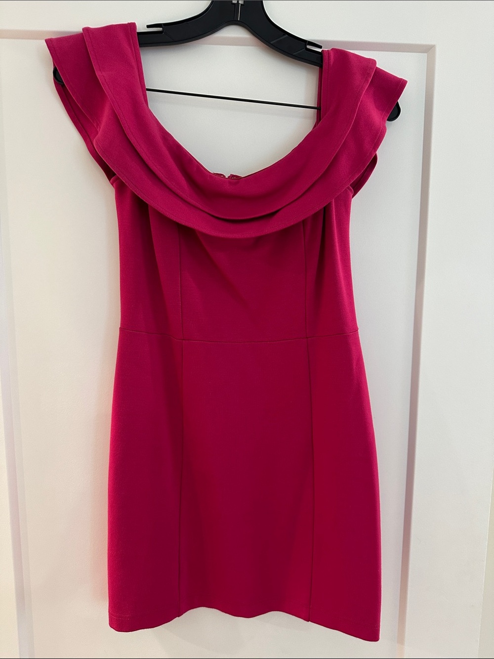 MINKPINK Fuchsia Off-Shoulder Mini Dress small